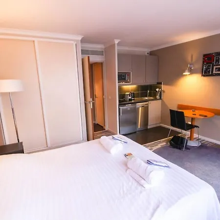 Appartement Studio With Balcony In Les Moulineaux Issy-les-Moulineaux