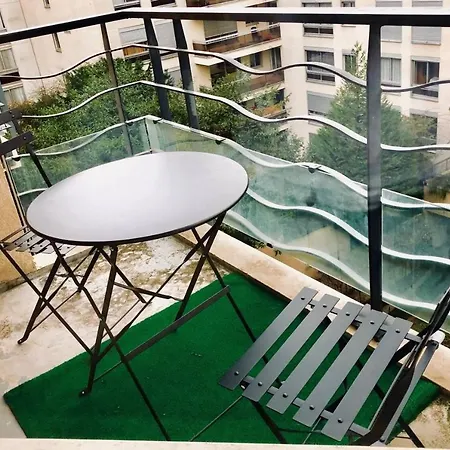 Studio With Balcony In Les Moulineaux Appartement *